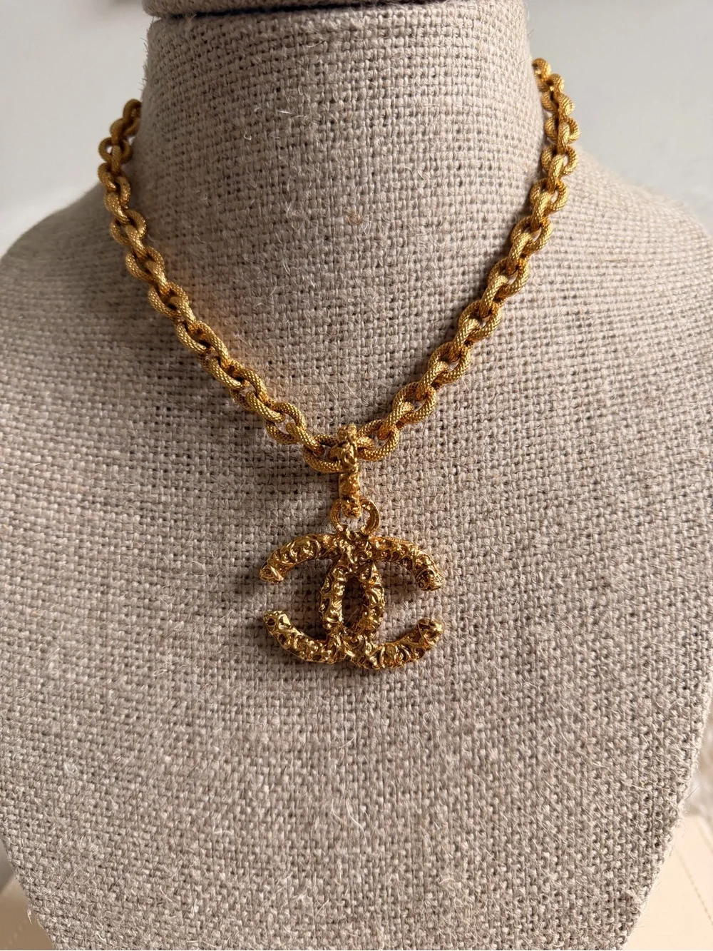 CHANEL Gold CC Pendant lava Necklace